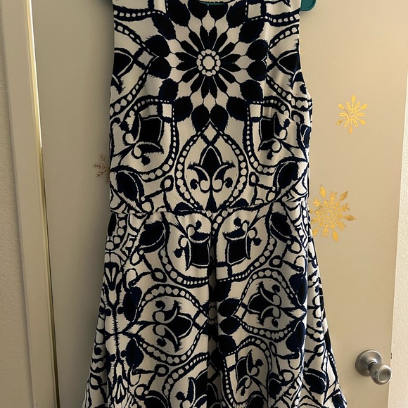 Dress - Picture 2 of 3
